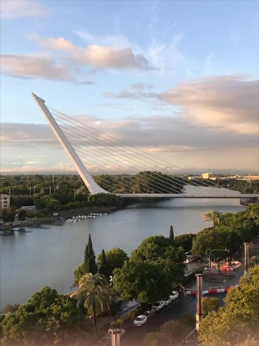 Tu Oasis De Lujo Junto Al Guadalquivir Lägenhet Sevilla Exteriör bild
